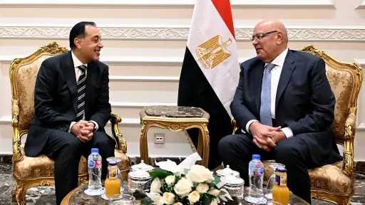 رئيس الوزراء يهنئ المستشار هشام بدوي رئيس مجلس النواب بتولي مهام منصبه