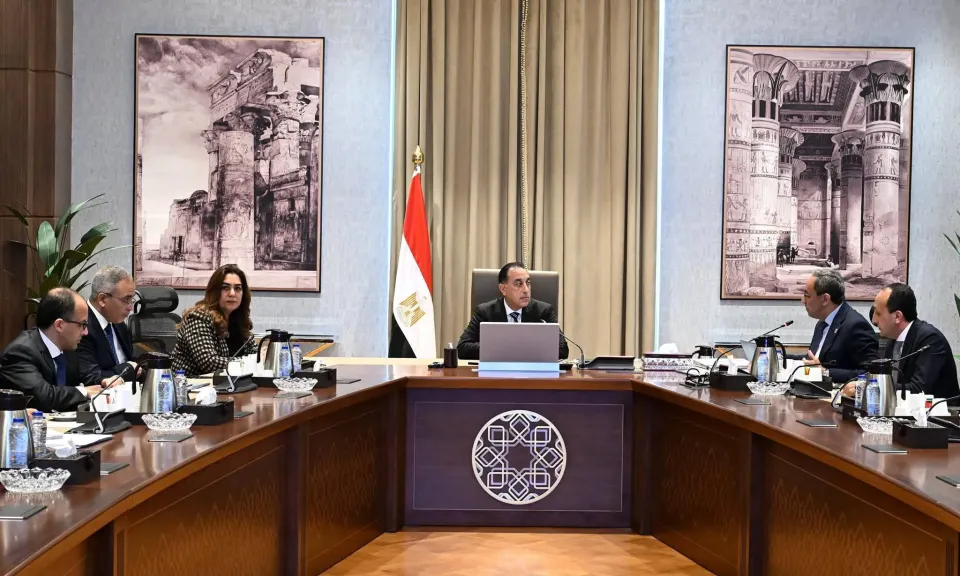 رئيس الوزراء يتابع مع محافظ قنا الموقف التنفيذي لعدد من المشروعات التنموية والخدمية