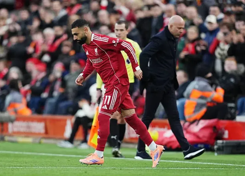 سلوت يكشف موقف صلاح من المشاركة أمام مارسيليا في دوري الأبطال