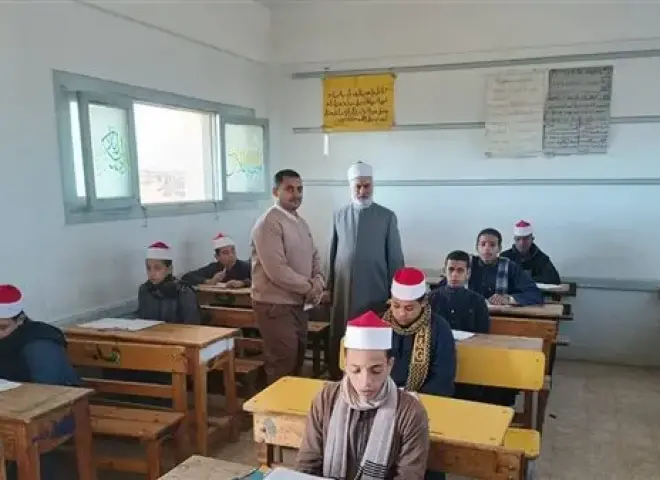 طلاب الشهادات الأزهرية يؤدون امتحانات الجبر والإحصاء والثقافة الإسلامية