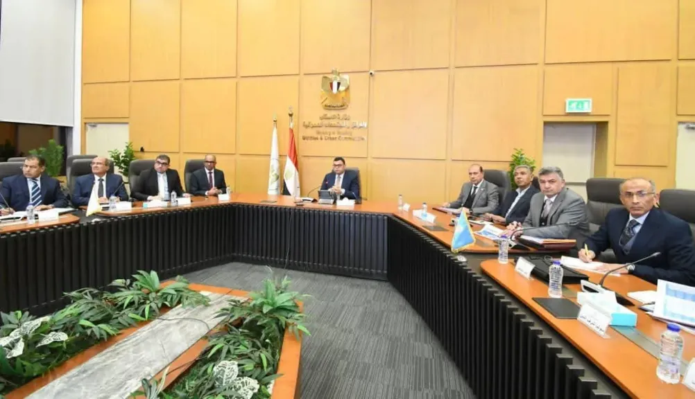 وزير الإسكان يتابع الموقف التنفيذي لمشروعات المبادرة الرئاسية ”حياة كريمة”