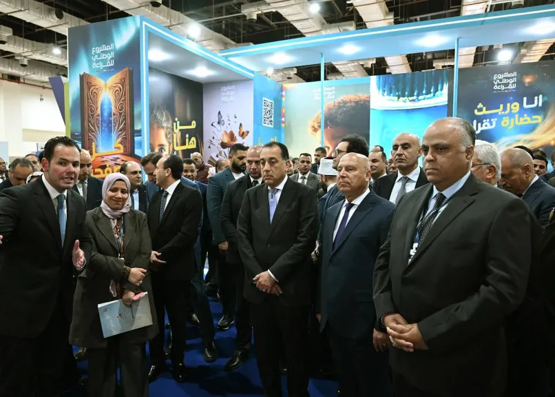 خلال افتتاحه الدورة الـ 57 لمعرض القاهرة الدولي للكتاب: مدبولي يتفقد جناح مركز المعلومات ودعم اتخاذ القرار بمجلس الوزراء