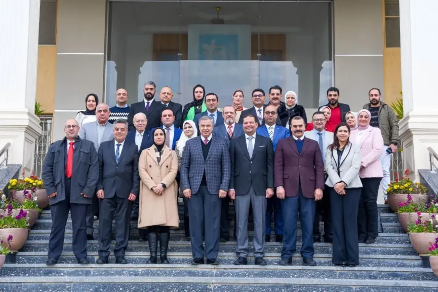 محافظ الإسكندرية يستقبل وفد الهيئة العامة للتأمين الصحي الشامل ويشهد توقيع 7 عقود لخدمات طبية