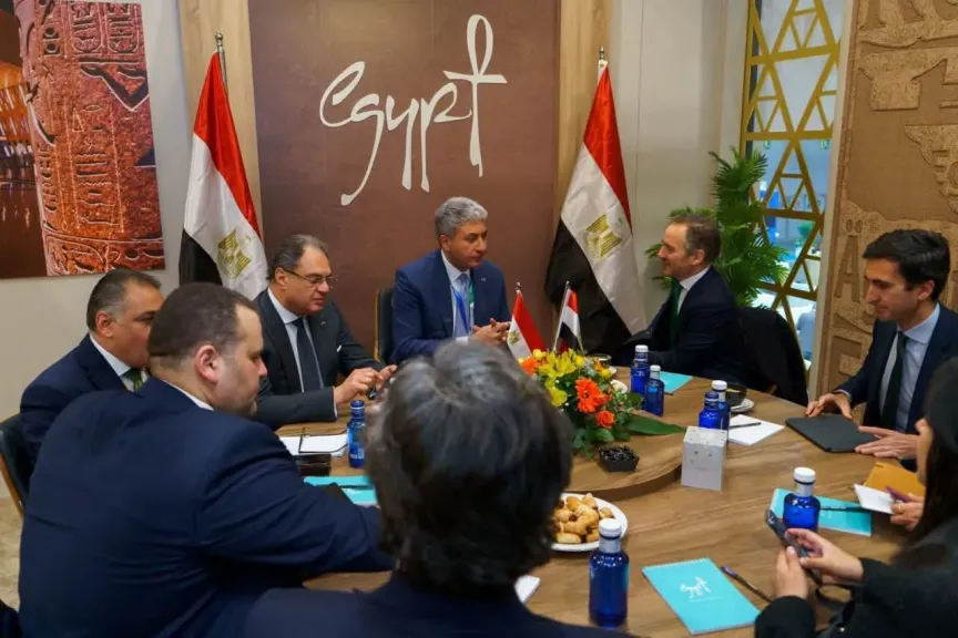 وزير السياحة يستهل لقاءاته المهنية بإسبانيا بلقاءات مع عدد من منظمي الرحلات الإسبان لبحث سبل دفع مزيد من الحركة السياحية الوافدة إلى مصر