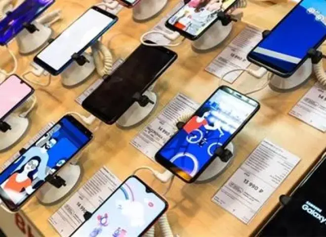 تخفيض عند الشراء بنسبة 25%.. شعبة المحمول تقدم مقترحا لأزمة رسوم الهواتف