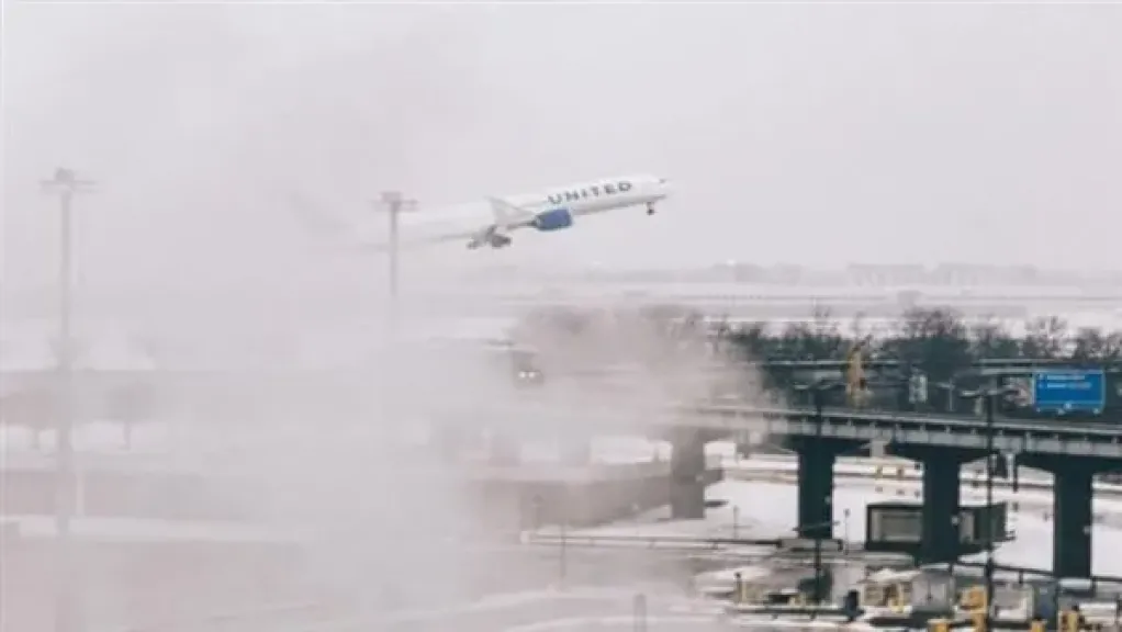 إلغاء أكثر من 9 آلاف رحلة جوية مع اشتداد عاصفة شتوية تضرب أجزاء واسعة من أمريكا