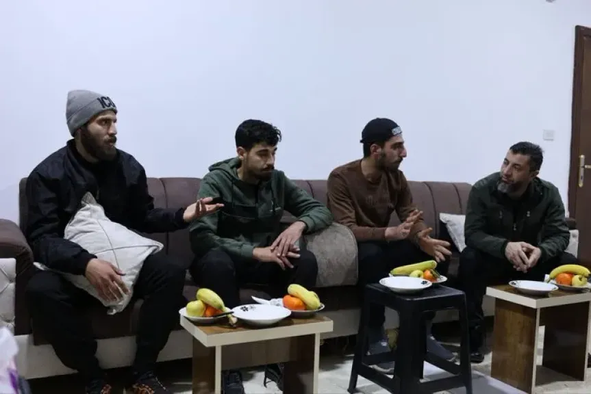 الأمن السوري يحرر 3 مختطفين بالسويداء ويسلمهم لذويهم