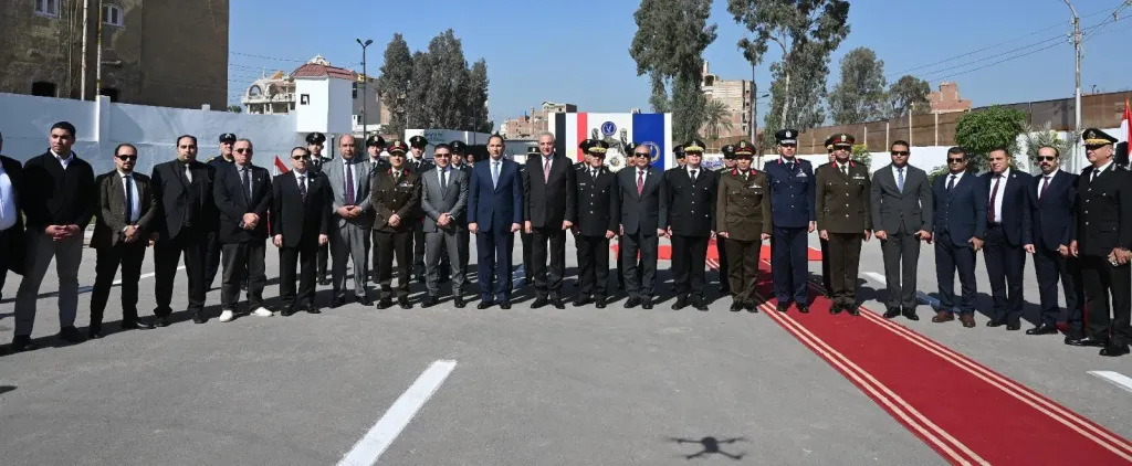 احتفالا بعيد الشرطة ال74.. محافظ الغربية ومساعد أول وزير الداخليةومدير الأمن يضعون  إكليل الزهور على النصب التذكاري