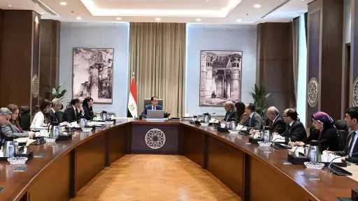 مدبولي يستعرض مستجدات حل مشكلة مديونيات ”الكهرباء” لدى الجهات الحكومية