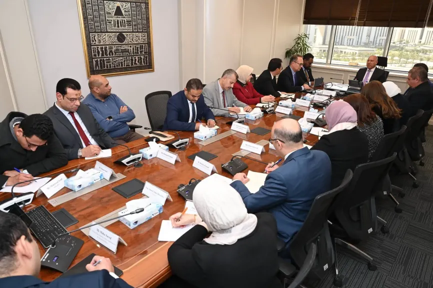 وزير الصناعة يبحث مع شركة إيليت سولار لتكنولوجيا الطاقة الشمسية خطط الشركة للتوسع في مصر