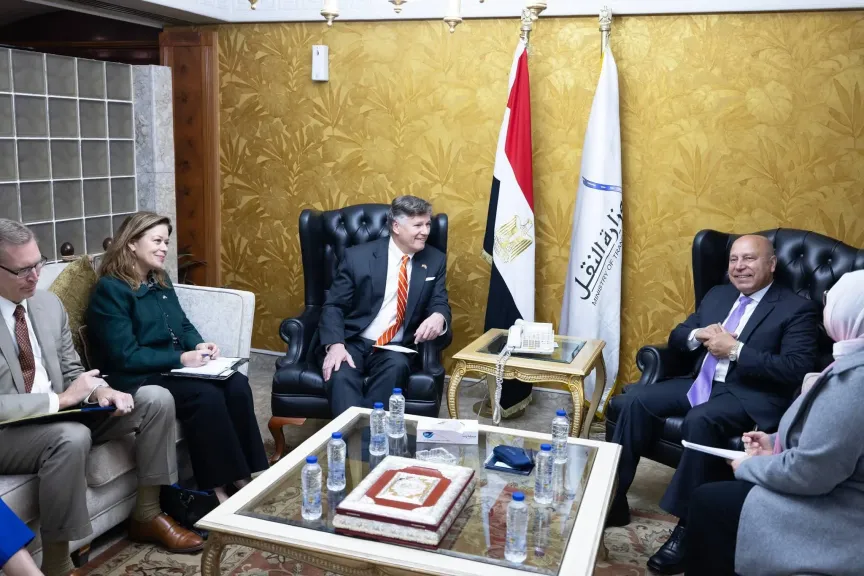 وزير الصناعة والنقل يستقبل نائب وزير الخارجية الأمريكي لبحث تعزيز التعاون المشترك