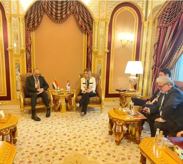 وزير العمل يلتقي نظيرته الصربية على هامش المؤتمر الدولي لسوق العمل بالرياض