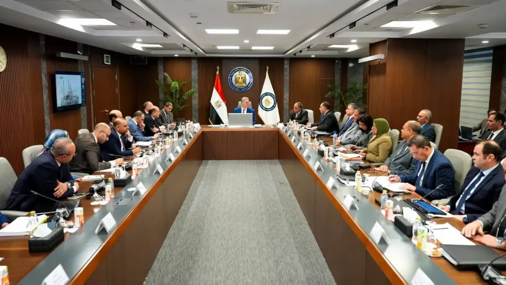 قطاع البترول يكثف الجهود لتوطين صناعة منتج PVC المستخدم في الوثائق المؤمنة