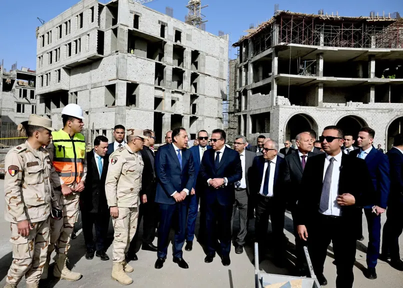 مدبولي: القطاع الطبي يحظى بأولوية مُتقدمة على أجندة عمل الحكومة