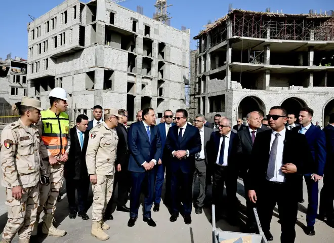 مدبولي: القطاع الطبي يحظى بأولوية مُتقدمة على أجندة عمل الحكومة