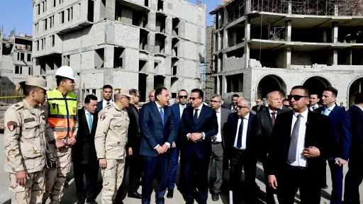 مدبولي: القطاع الطبي يحظى بأولوية مُتقدمة على أجندة عمل الحكومة