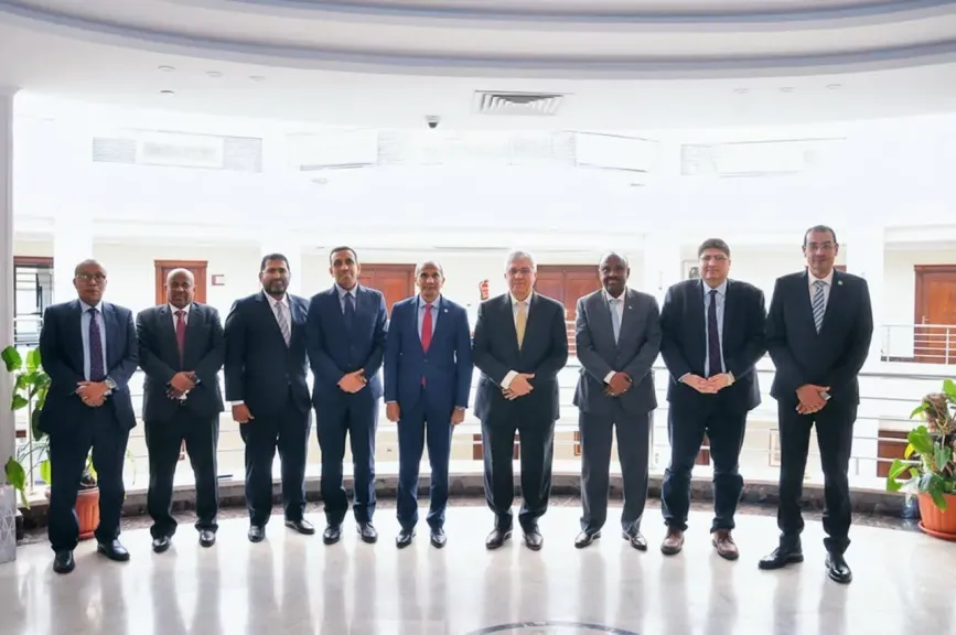 وزير التعليم العالي يبحث مع نظيره الجيبوتي دعم التعاون المشترك