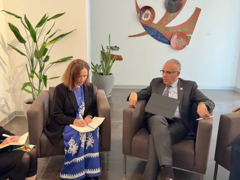 د سويلم يلتقى مبعوثة المياه الفنلندية بالسنغال