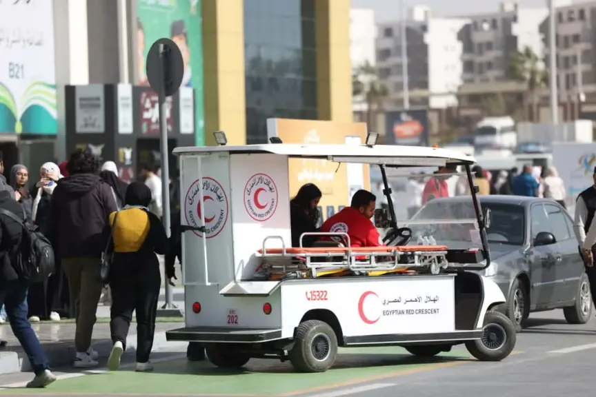 كراسي متحركة لخدمة كبار السن وذوي الإعاقة بمعرض القاهرة الدولي للكتاب