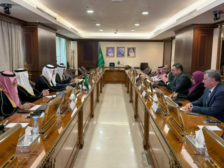 مصر والسعودية تبحثان تعزيز التعاون في مشروعات تحلية مياه الشرب