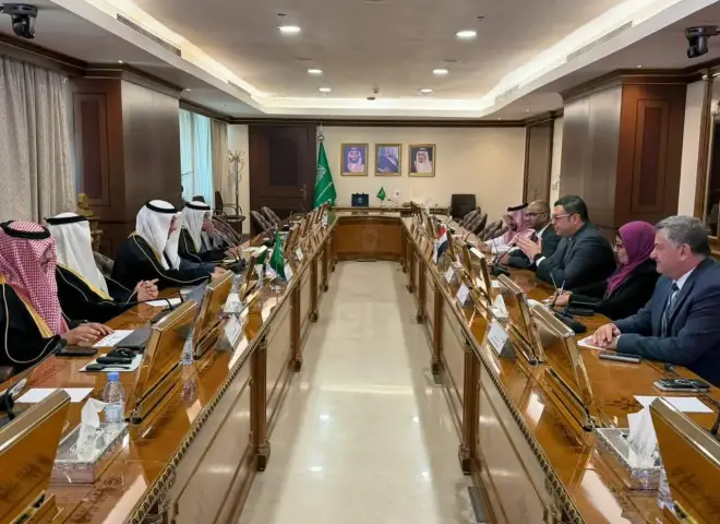 مصر والسعودية تبحثان تعزيز التعاون في مشروعات تحلية مياه الشرب