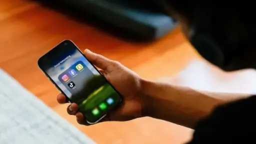 النائبة مها عبد الناصر: حظر مواقع التواصل على الأطفال ليس حلا.. ونحتاج إلى حوار مجتمعي