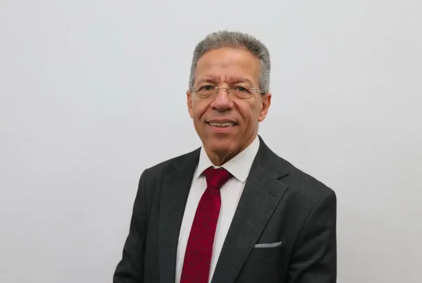 أسامة عبد الحي: 3 أسباب تؤدي إلى هجرة الأطباء.. ولدينا إمكانية للتحسين