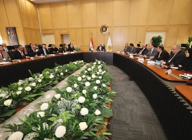وزير النقل يلتقي سفير النمسا بالقاهرة ووفود 10 كبرى الشركات العاملة في مجال صناعات مكونات وأنظمة ووسائل السكك الحديدية
