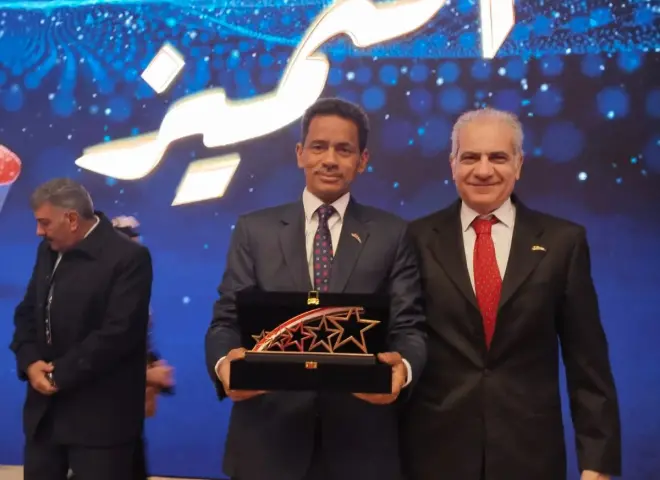 رئيس جامعة أسوان يهنئ محافظ أسوان بحصد 4 جوائز في «مصر للتميز الحكومي» ويشيد بجهود التطوير والتمكين