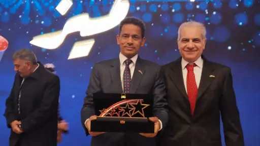 رئيس جامعة أسوان يهنئ محافظ أسوان بحصد 4 جوائز في «مصر للتميز الحكومي» ويشيد بجهود التطوير والتمكين