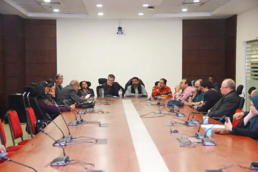 «حفلة الإنس والجن» تفتح أسئلة الوجود والخيال في ملتقى الإبداع بمعرض الكتاب