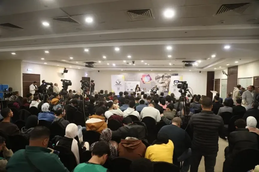 شارك واعرف حقوقك السياسية.. وزير الشئون النيابية يؤكد أهمية فهم الدستور قبل الممارسة في ندوة بمعرض الكتاب