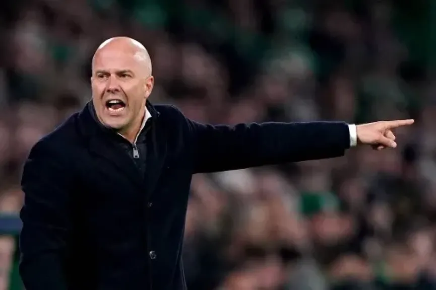 سلوت يدافع عن ليفربول: نتائجنا تؤكد أننا نسير في الطريق الصحيح