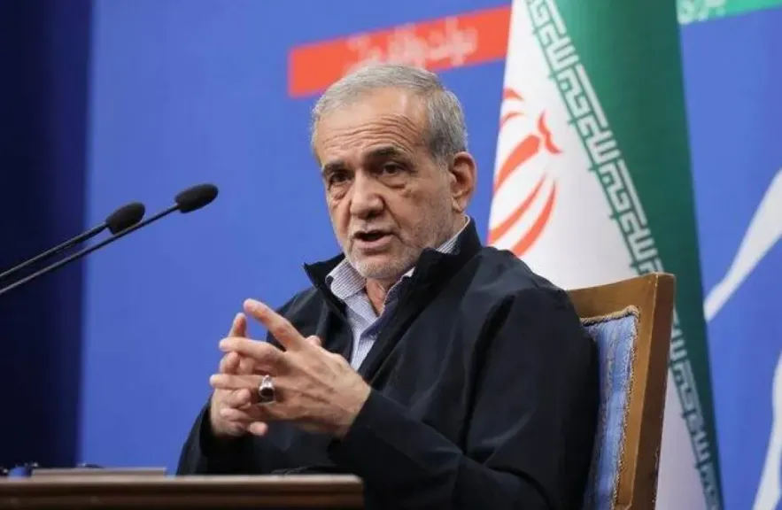 الرئيس الإيراني يشيد بدور مصر الإقليمي ويؤكد تعزيز التنسيق السياسي بين البلدين