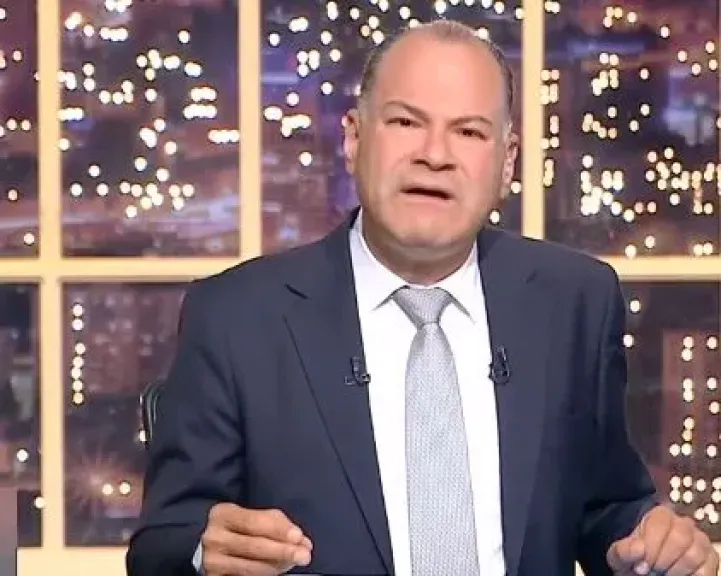 نشأت الديهي: إغلاق إيران مضيق هرمز معناها حرب عالمية ثالثة.. والنفط سيقفز إلى 250 دولارا