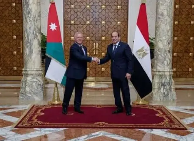 الرئيس السيسي وملك الأردن يبحثان المستجدات الإقليمية والدولية