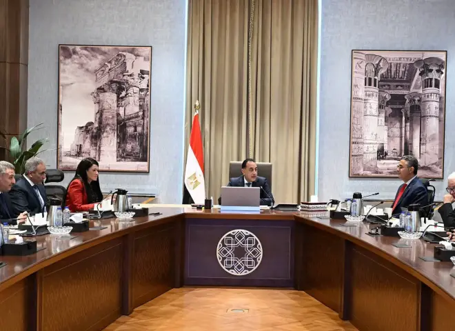 رئيس الوزراء يتابع خطط إعادة الهيكلة وتطوير الأداء المالي للهيئة العامة للسلع التموينية