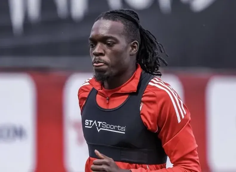 كامويش وهادي رياض يشاركان في التدريبات الجماعية للأهلي