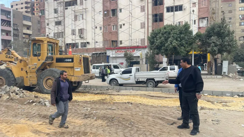 تطوير الجزيرة الوسطى أمام سوق تحيا مصر تمهيدًا لإنشاء موقف ميكروباص بشرق مدينة نصر