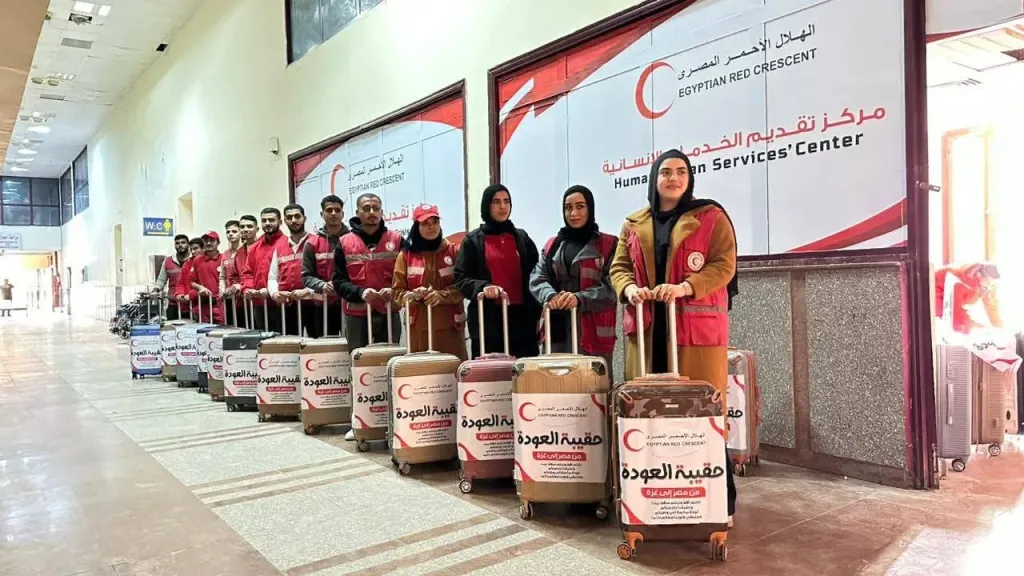 وزيرة التضامن تتابع جهود الهلال الأحمر المصري الإنسانية بمعبر رفح