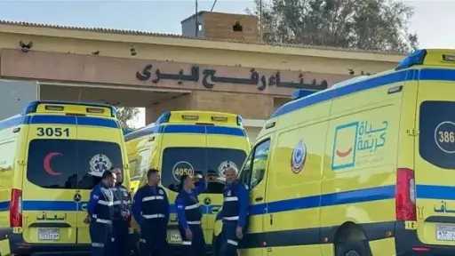 القاهرة الإخبارية: معبر رفح يواصل استقبال المصابين الفلسطينيين من غزة