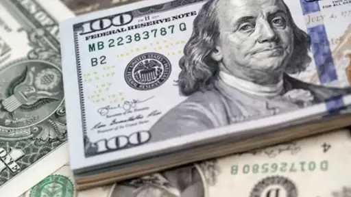 قفزة في سعر الدولار مقابل الجنيه بالبنوك منتصف التعاملات.. مازال فوق الـ50 جنيها