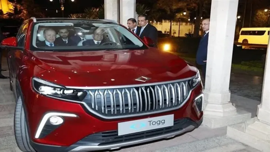 تريند اليوم.. الرئيس السيسي يقود سيارة كهربائية بصحبة أردوغان من الاتحادية إلى مدينة نصر