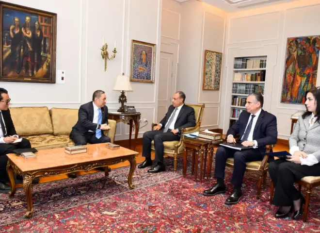 وزير الخارجية يستقبل نائب وزير خارجية إندونيسيا لبحث الشراكة الاستراتيجية