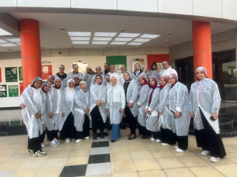طلاب ”معاهد الفراعنة” في رحلة استكشافية لقلعة ”جهينة” الصناعية