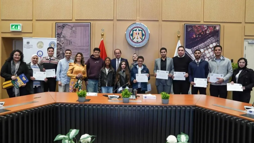 وزير المالية يكرم الشباب الفائزين في مسابقة «أكثر الأفكار الإبداعية لموازنة المواطن»