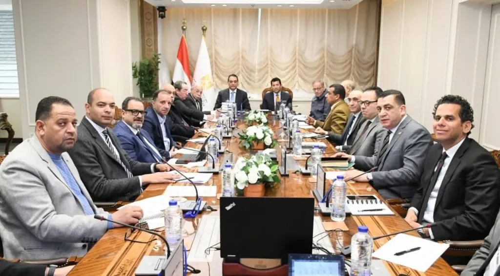 وزير الشباب والرياضة يلتقي بالمجلس العلمي للرياضة المصرية