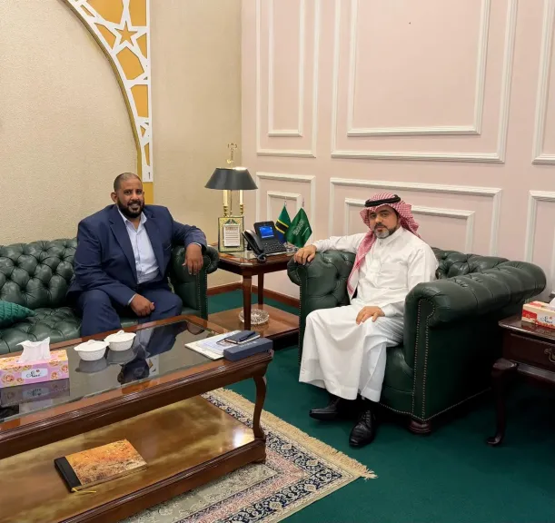 محمد بن راشد بن عدوان عضو اللجنة التنفيذية في مجلس الأعمال السعودي التنزاني بضيافة السفير السعودي في دار السلام