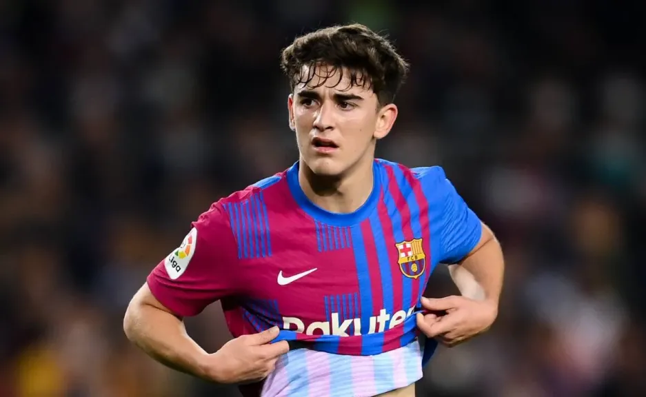 جافي يعلن اقتراب عودته للملاعب مع برشلونة بعد فترة غياب