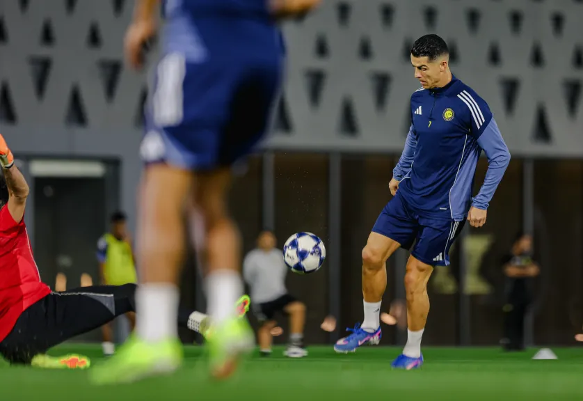 رونالدو يشارك في تدريبات النصر بعد انتهاء الأزمة